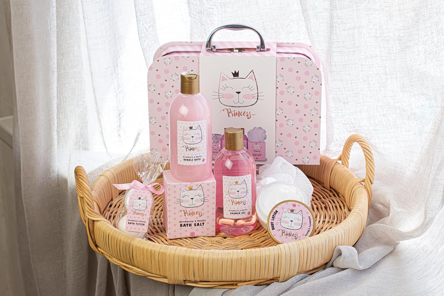 Accentra Coffret cadeau PRINCESS KITTY, coffret cadeau fille avec 250 ml gel douche, 180 ml lait corps, 180 ml gommage corps, 60 ml crème corps, 2 x 40 g bombe de bain, joli panier rose à offrir